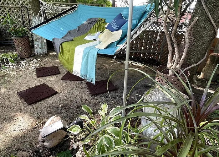 Paradise Oasis With A Secret Garden And Private Pool Schaumburg