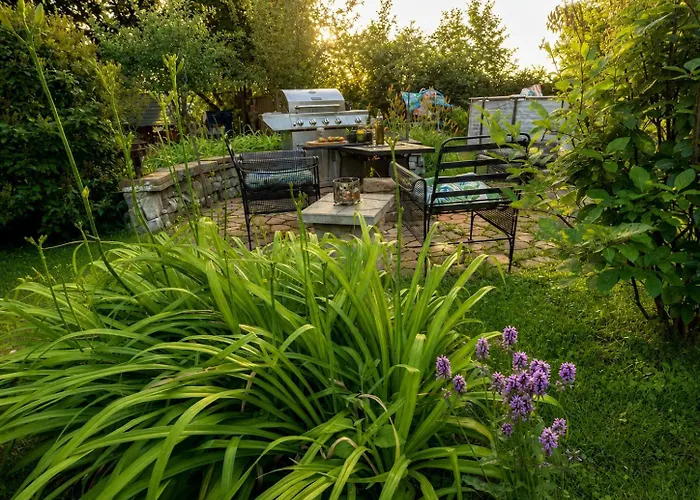 Casa vacanze Paradise Oasis With A Secret Garden And Private Pool Schaumburg