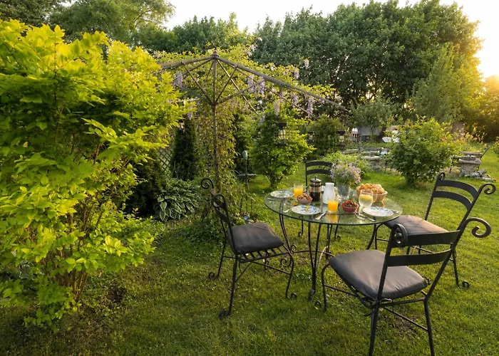 Paradise Oasis With A Secret Garden And Private Pool Schaumburg