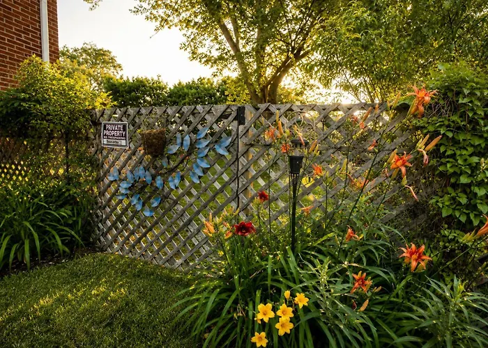 Casa vacanze Paradise Oasis With A Secret Garden And Private Pool Schaumburg